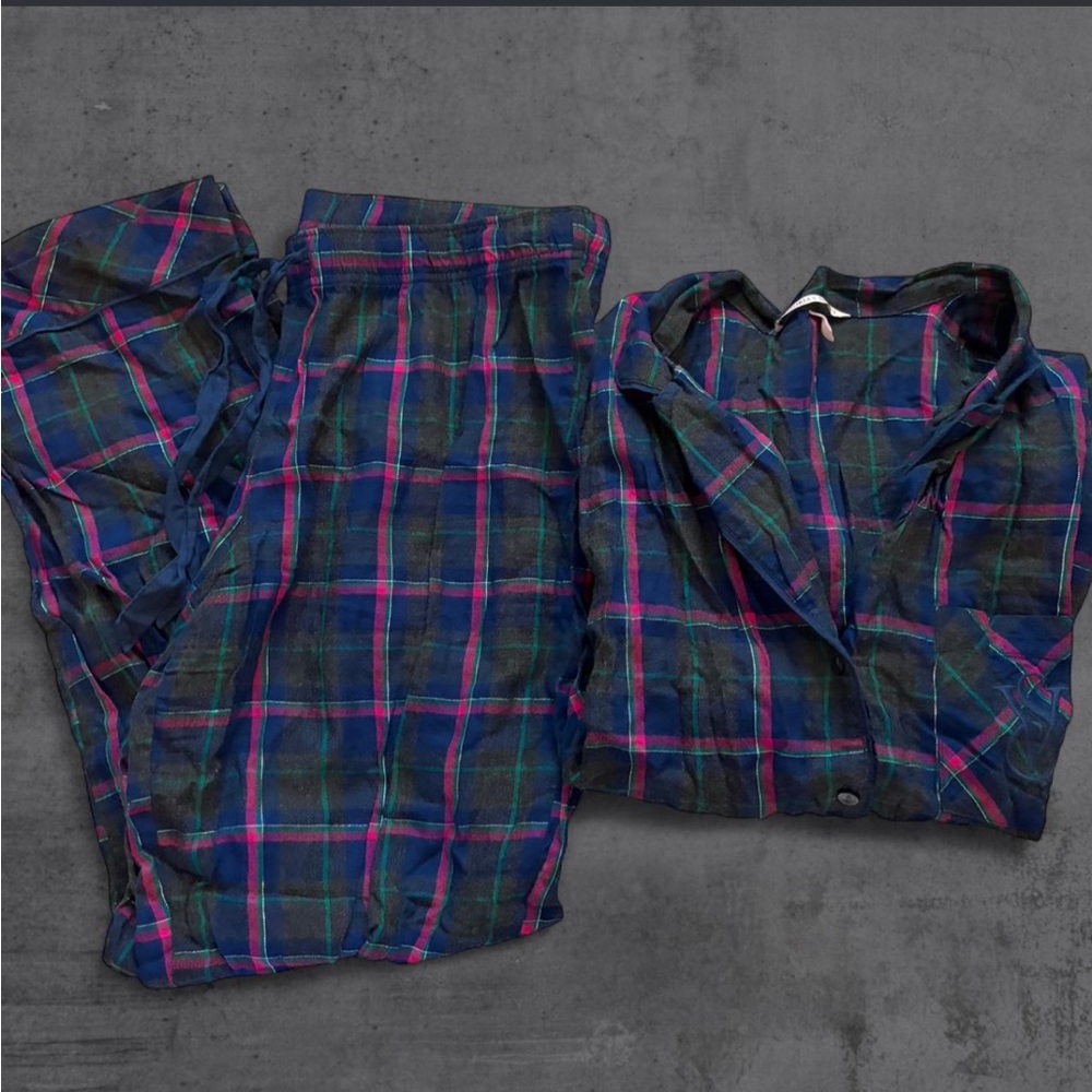 Victoria’s Secret Navy Pink‎ Plaid Pajama Set